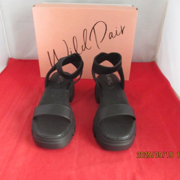 Wild Pair Theodorra Two-Piece Lug Sole Sandals $60 - US Size 8 1/2 - Black- 1348 - Picture 3 of 12